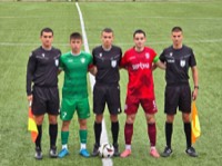 Никола Захариев — Дебют на 16