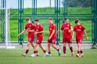 Никола Захариев — Дебют на 16