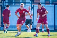 Никола Захариев — Дебют на 16